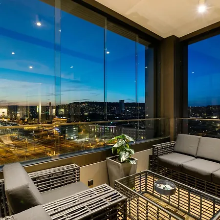 Boutique Leading Luxury Penthouse & Private Parking Apartamento *