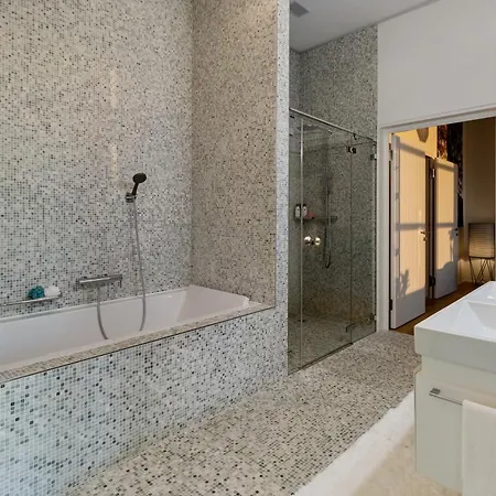 Boutique Leading Luxury Penthouse & Private Parking Apartamento